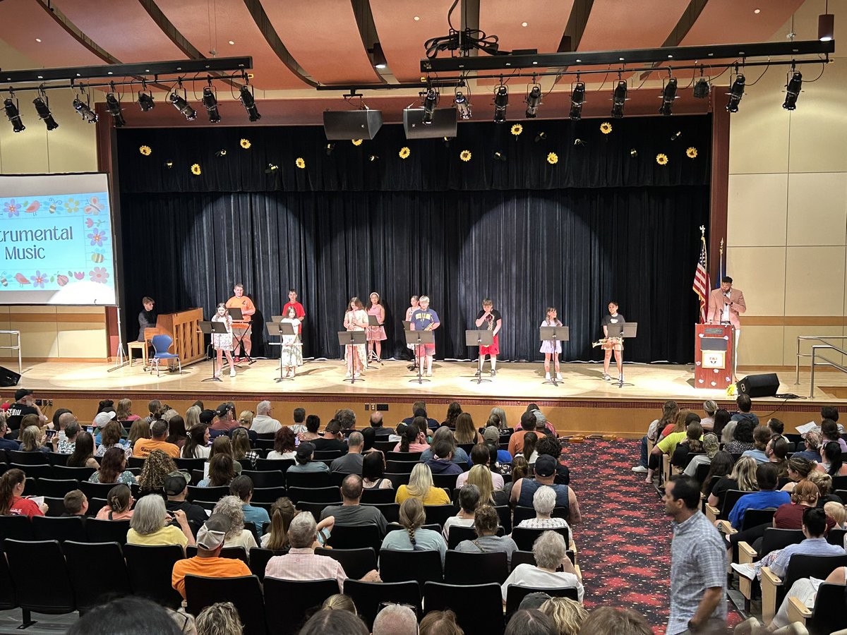 ThompsonCTSuper's tweet photo. Did You Know??

MRFES students put on a spectacular musical concert last week that included choral, concert band, strings &amp;even ukulele instrumentals?

They did ! Thanks to our outstanding elementary school music teacher, Kamden Dennis our students played an array of instruments. https://t.co/brwkGd7GMa
