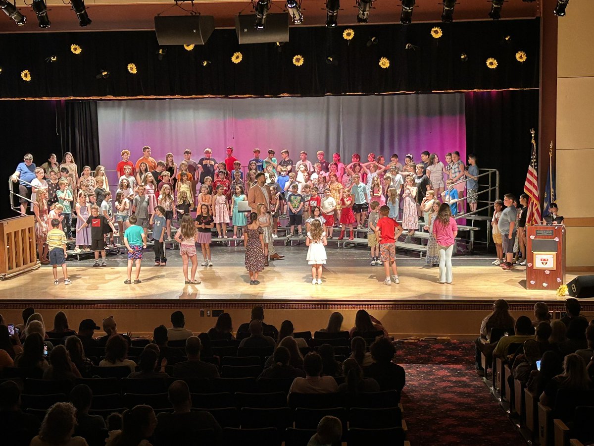 ThompsonCTSuper's tweet photo. Did You Know??

MRFES students put on a spectacular musical concert last week that included choral, concert band, strings &amp;even ukulele instrumentals?

They did ! Thanks to our outstanding elementary school music teacher, Kamden Dennis our students played an array of instruments. https://t.co/brwkGd7GMa