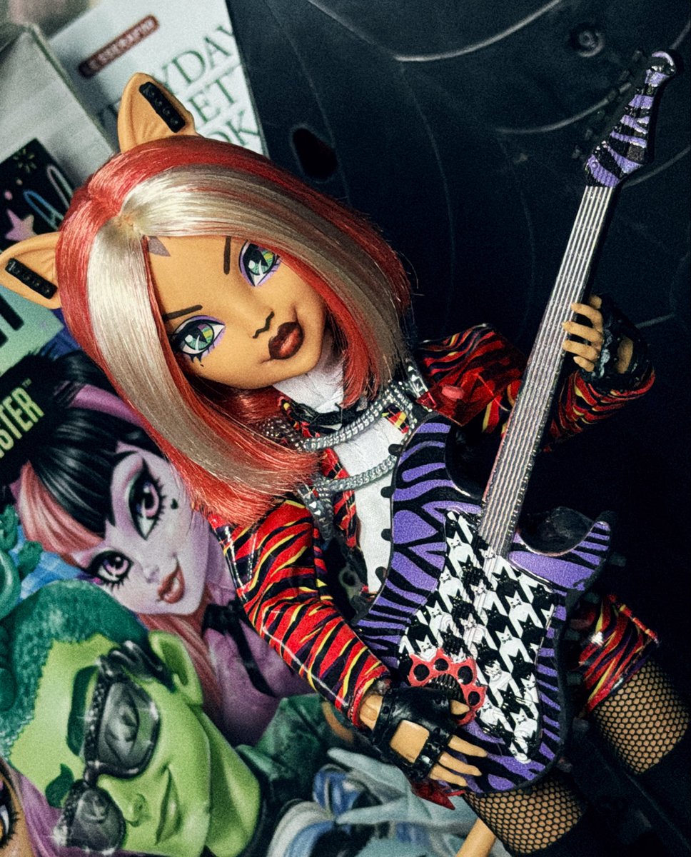 lagoonaplnk's tweet photo. I’m a Hex Girl” https://t.co/0aeLCHsI3W