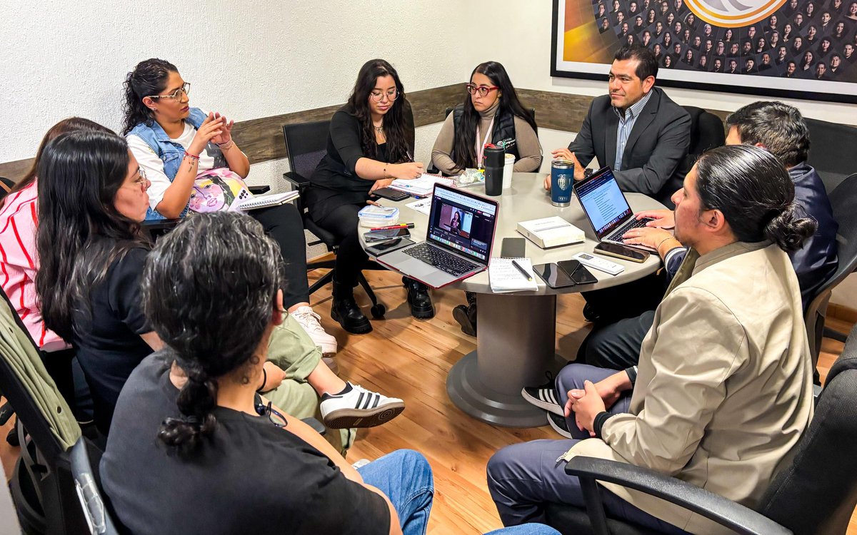 DaherAnuar's tweet photo. Como parte de los trabajos de planeación institucional, el equipo de la Coordinación de Proyectos y Vinculación del @CanaldelCongreso nos reunimos para definir las acciones de comunicación del próximo trimestre, con el objetivo de fortalecer la difusión de contenidos digitales! https://t.co/KvtxUdsYTi