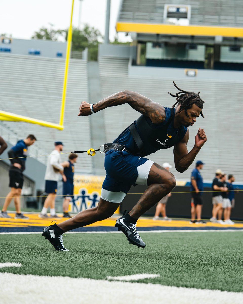 WVUfootball's tweet photo. Back at it 💼 https://t.co/IbkdZZKN8h