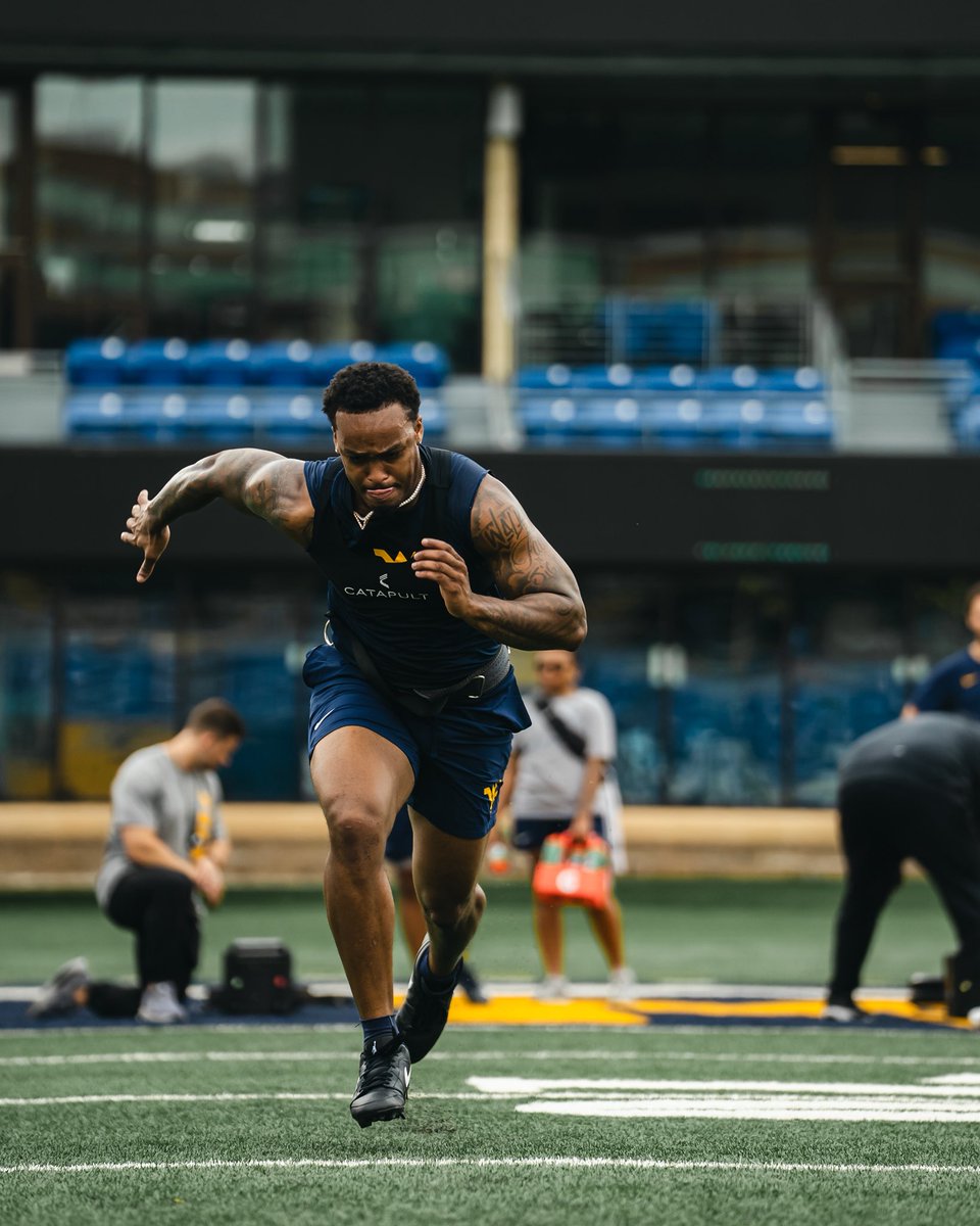 WVUfootball's tweet photo. Back at it 💼 https://t.co/IbkdZZKN8h