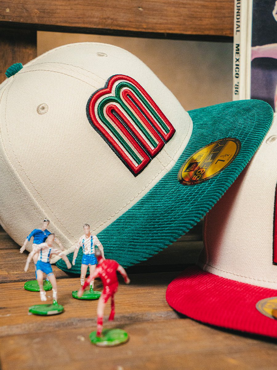 NewEraMx's tweet photo. Mexico Soccer Championship x New Era 🇲🇽🧢

Texturas que elevan tu outfit, bordados que hablan solos y una “M” que no necesita presentación.

¿Cuál se queda contigo este verano?

Disponible en: https://t.co/j0xGcuSr9B, New Era App y en New Era Stores.

#NewEraMéxico https://t.co/ZDnLWSZKhA