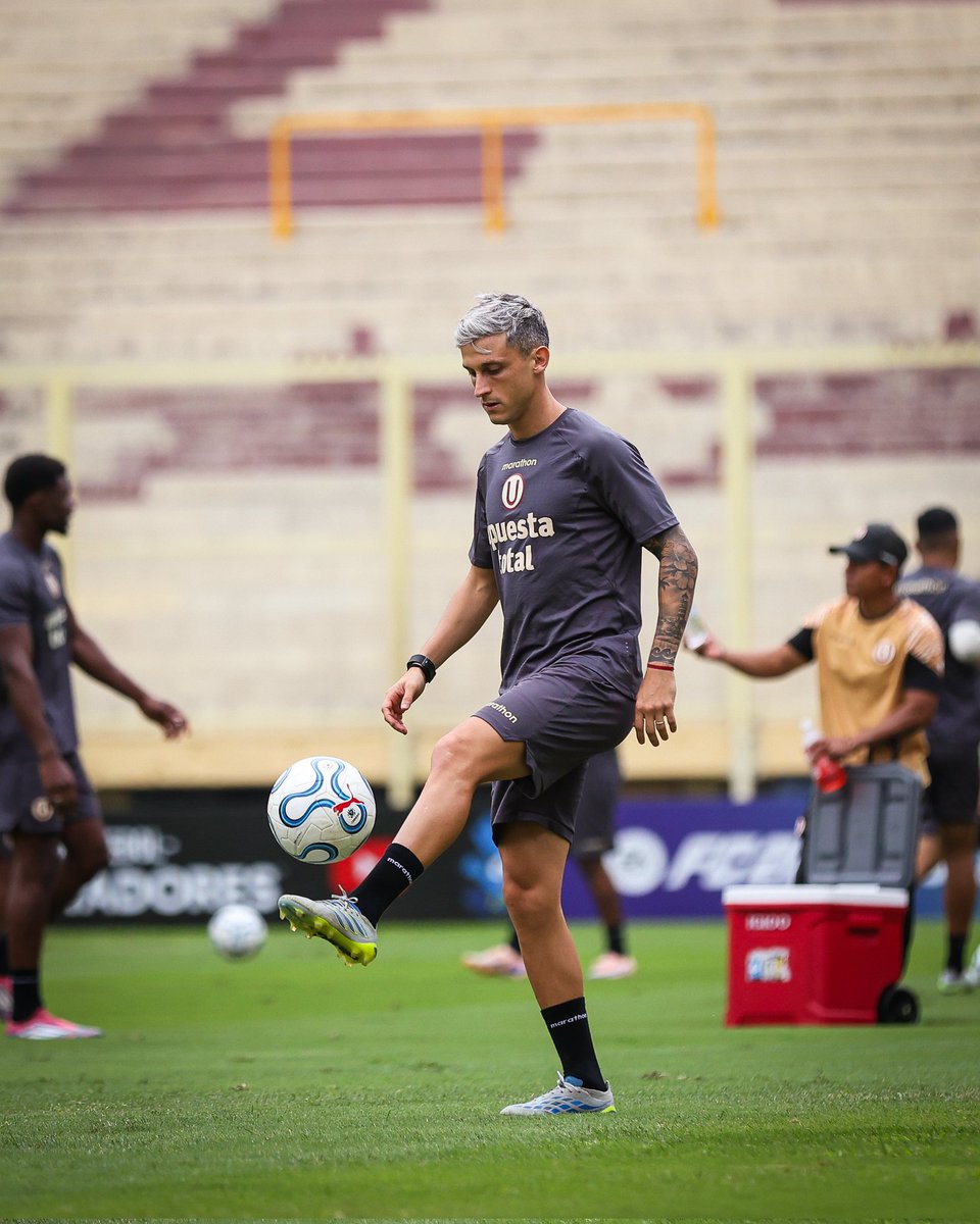 RacingStats_'s tweet photo. 🌎 | Copa Libertadores

8️⃣ Héctor Fértoli es titular en Universitario 🇵🇪 en la definición del Grupo B.

🆚️ Deportes Tolima 🇨🇴
⏰️ 21:00
📺 Disney+ https://t.co/7CvSNrUcXr