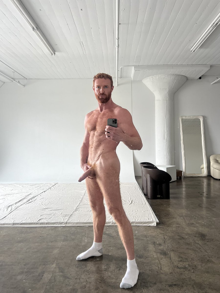 justguntherxxx's tweet photo. Ready to fuck this photoshoot uppppp! Working for Red Hot 100 today - can’t wait to see what happens @redhot100 https://t.co/iIuiLi1V3p