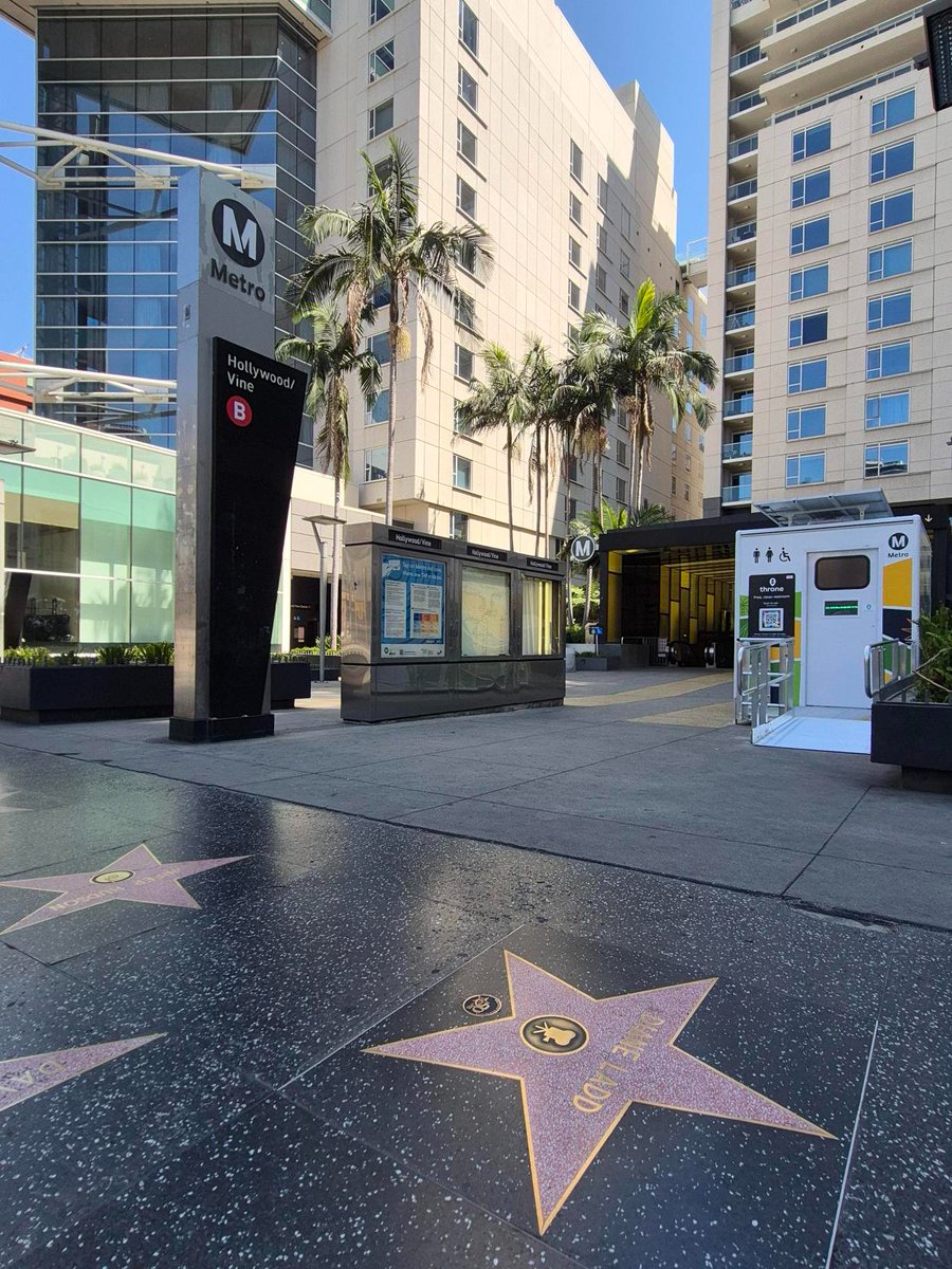 Metro Los Angeles tweet media