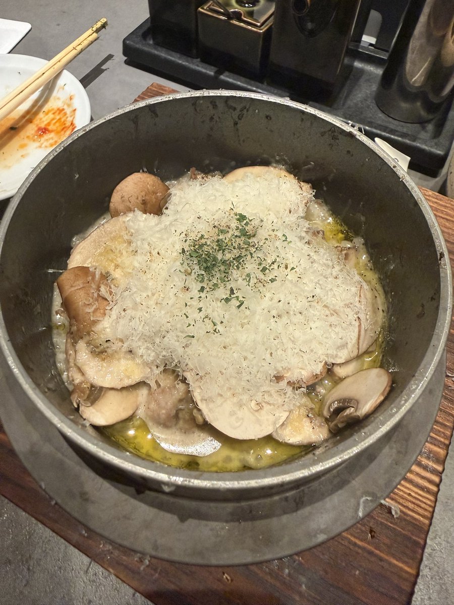necfru's tweet photo. おはようございます。今日の東京は曇り☁️安定の？27℃で暖かいです。
最近は食べ物の写真が撮れたらポストできるなーと思います😁
昨日は焼鳥と締めに釜飯を。先日TVでもやってた #とりまち さんに行ってきましたー🐓

#企業公式相互フォロー #企業公式つぶやき部 #イマソラ #企業公式が朝の挨拶を言い合う #企業公式が毎朝地元の天気を言い合う #企業公式が地元の天気を言い合う  #企業公式春の相互フォロー #企業公式春のフォロー祭り #企業公式さんと繋がりたい
