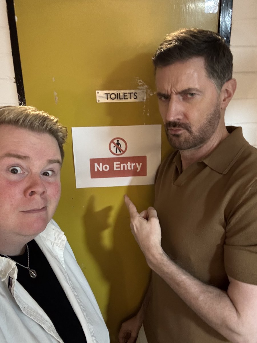 TheStuCummins's tweet photo. Thank you so much @RCArmitage for being our #BrightonCrimeWave guest this evening! Such a brilliant chat about #TheCut, #Geneva, and writing in general.

Thanks to everyone who joined us. It was a marvellous (and very warm!) evening!

🧡🧡🧡 https://t.co/xoxN77mb8d