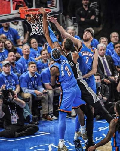 OddsBear's tweet photo. 🚨NBA Free Play🚨
4 Straight Cashed NBA Free Plays💰

🏀Chet Holmgren Under 21.5 Pts+Rebs (-120) 2U

Chet is yet to cover this line in any game of this series. Holmgren hasn’t played more than 28 minutes since game 1 and I expect to see a lot of Hartenstein tonight. Play the Under🤑

Let’s Cash in💰

#MLB #MLBPicks #Sportsbetting #Gambling𝕏 #FreePicks #Betting #Parlay #PrizePicks #Props #PlayerProp  #Masters  #PGA #NHL #NHLPlayoffs #Lakeshow      #Boltup      #NBA #NBAPlayoffs #espn #AlwaysKnicks   #Letemknow
