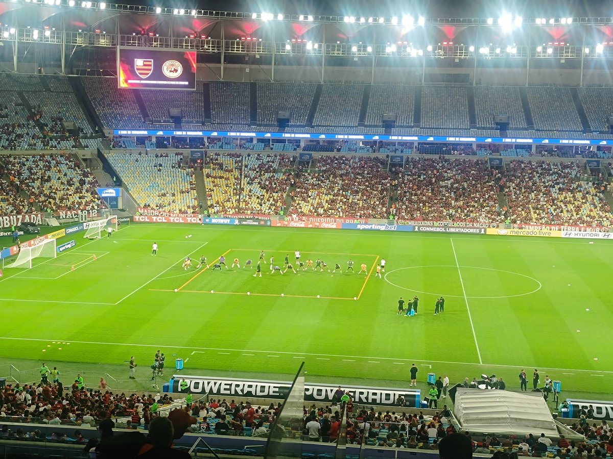 MagazineWoo's tweet photo. Time do Cusco em campo para aquecimento antes do jogo 

📷 @eigbfernandes https://t.co/rThpNtzwy3