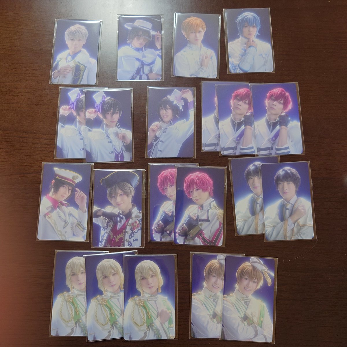000m0m0m000's tweet photo. 【交換】まほステ トレカ
譲→アーサー ○スノウ ○ホワイト ☆ミスラ シャイロック クロエ ラスティカ  ★ファウスト ☆ヒースクリフ★ネロ ルチル ○ミチル ○賢者
求→カイン オーエン 友人分フィガロ ムル
★☆はオーエン、フィガロとの交換
★は○を同数以上含んでの交換のみ
→ https://t.co/nYnXDXTqW5
