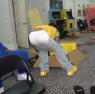 SAGGClTY's tweet photo. He looks good in yellow 🫦💛🍑���😍

#nlechoppa 
#saggingcake  #rapper #dick #bbc #rappers #thug  #tiktokleaks #bigbooty #rappersagging #dlbooty #thickbooty #gyat #bowardthugbooty #thugbooty #dl #thickrappers https://t.co/levjpDrscX