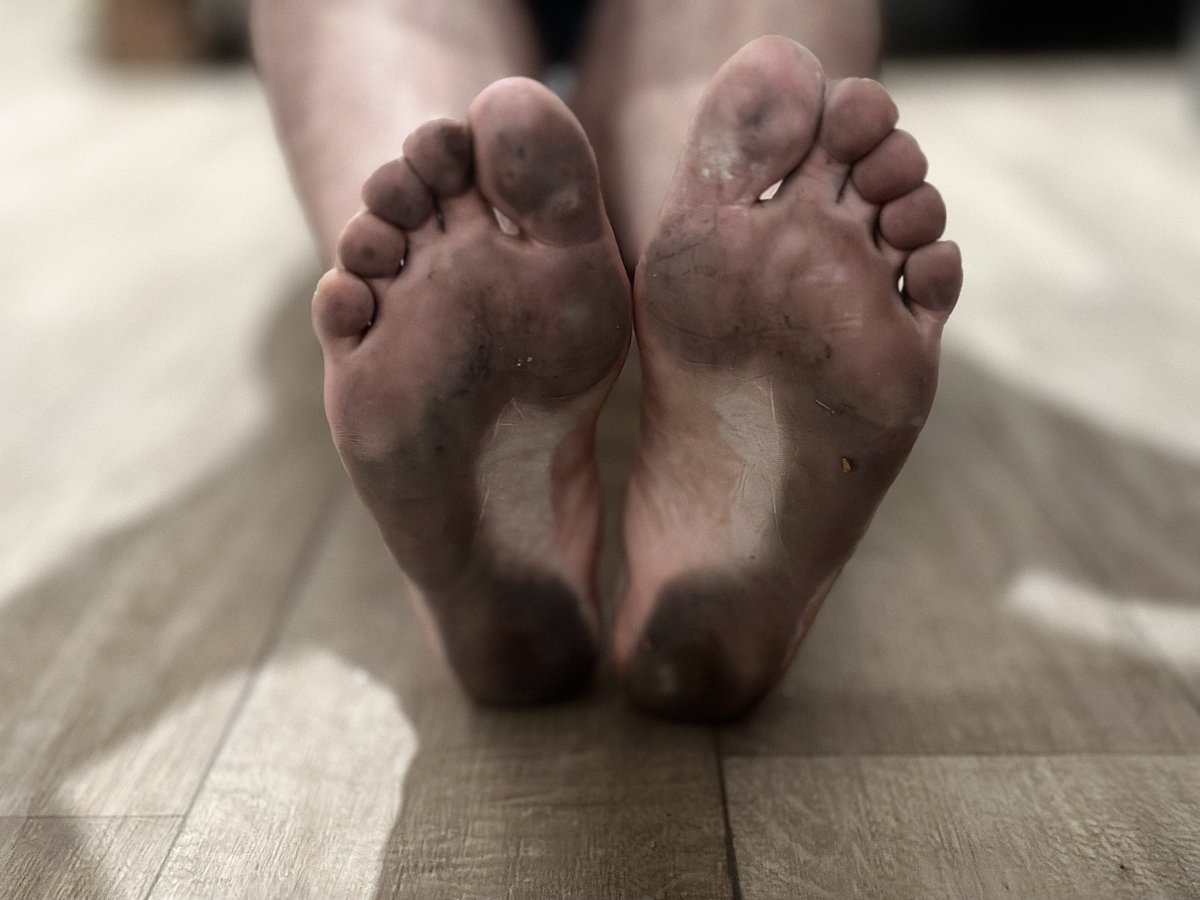 immer_barfusser's tweet photo. Enjoy my barefoot life https://t.co/Lb8XZS1ohu