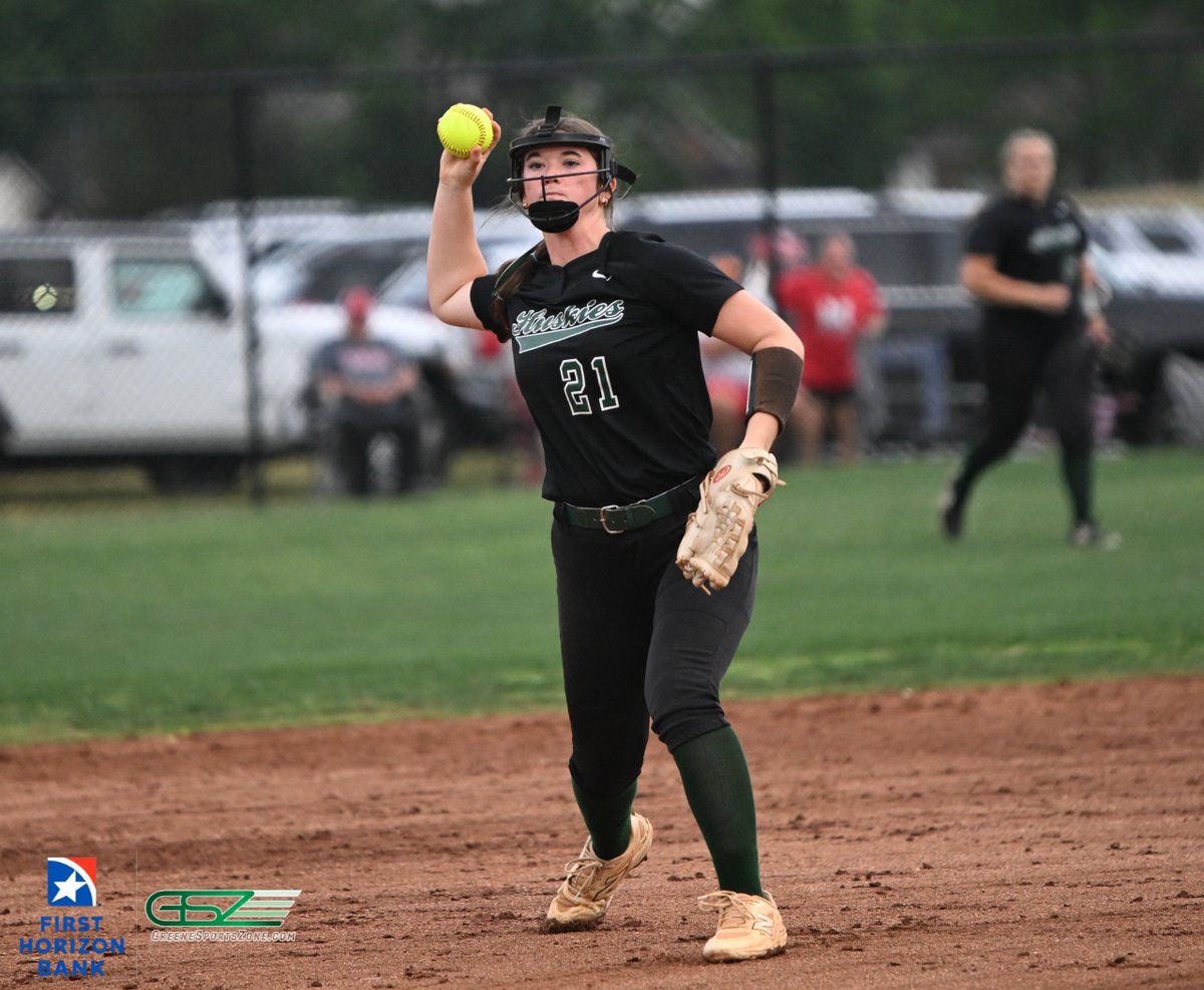 Tate_Russell's tweet photo. 📸PHOTO GALLERY📸
Go to the #FirstHorizon Greene Sports Zone to see photos of North Greene softball in the Class 1A State Tournament.
https://t.co/QfMEtLuuPA https://t.co/orH9BSaCOh