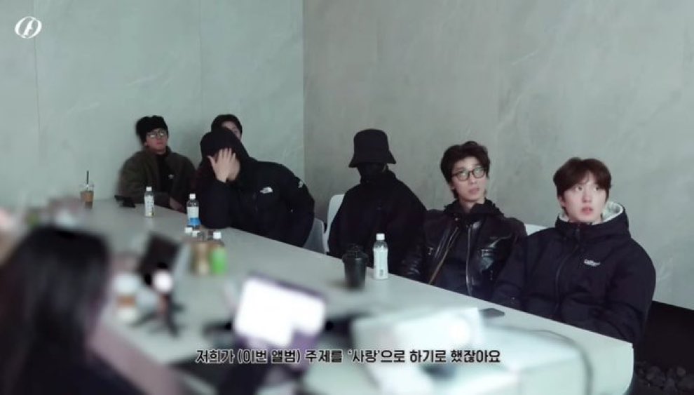 rrwoony's tweet photo. dawon is exactly how i’m mentally present in group settings https://t.co/CxWyFhrqrE