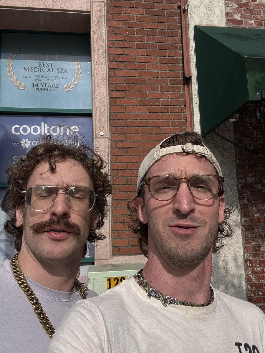 JvMarxx's tweet photo. this is actually fucked up lol https://t.co/05sh1ZEsOS