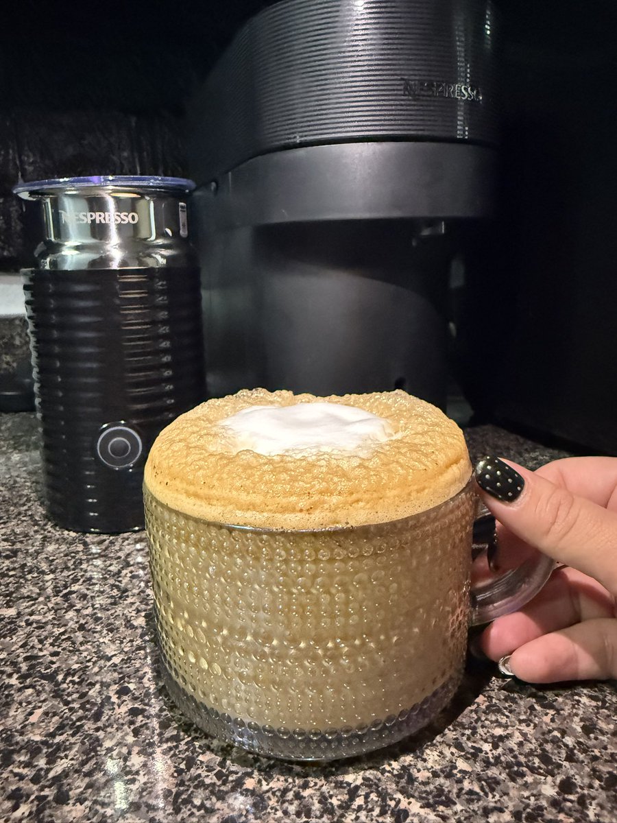 An19151027's tweet photo. Mi esposa prepara los cafés más ricos ❤️😮‍💨 https://t.co/QXtuJ1Lfkx