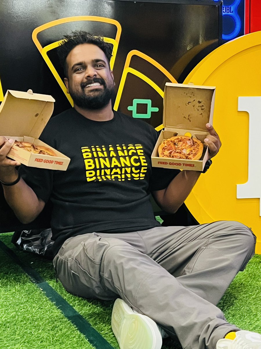 Laiya007's tweet photo. @BinanceAngels A slice of pizza, a touch of crypto, and memories that’ll last forever 🍕✨
Happy Binance Pizza Day!
#BinancePizza   #BinancePizzaDayLk
#SriLanka 🇱🇰🇱🇰🇱🇰 @binance @BinanceAngels https://t.co/7dIX2qMYhz