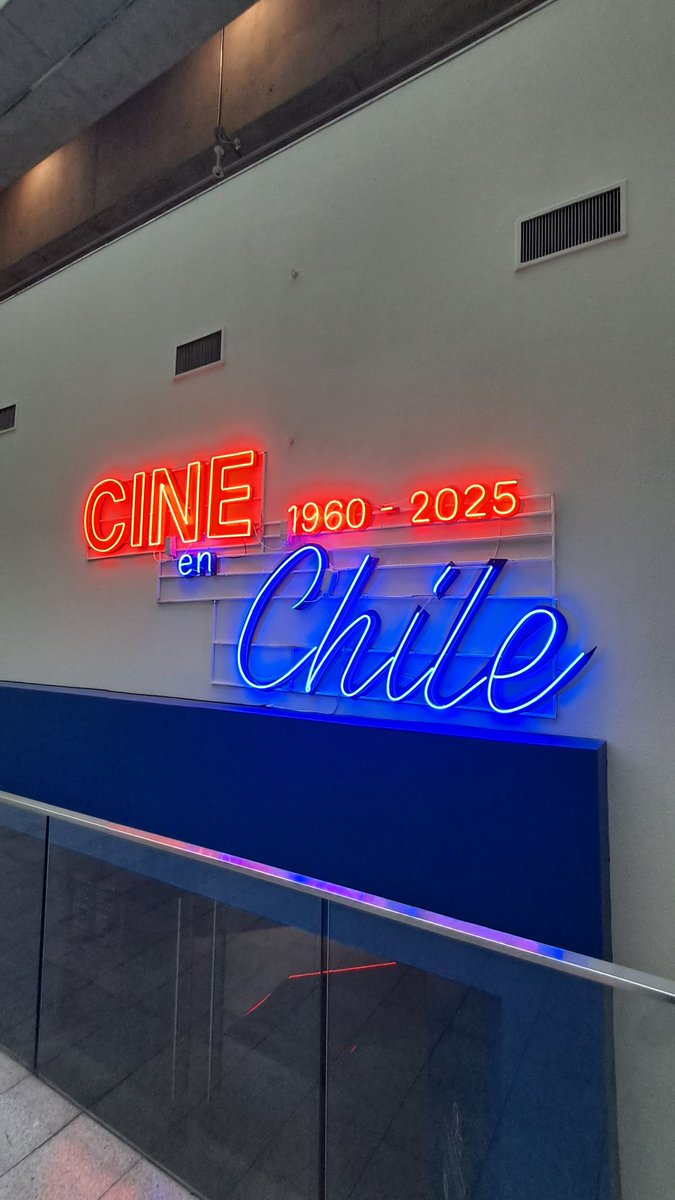 saduran's tweet photo. Última semana de la muestra "Cine en Chile. Historia(s) en movimiento" de la @CinetecaChile y el @CCPLM. Si no ha ido, vaya https://t.co/J2BFpmC6Dh