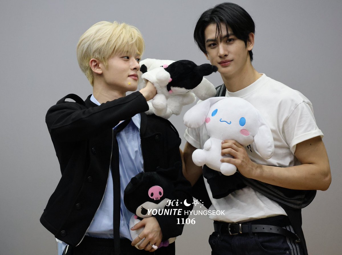 YourMRNiGHTo's tweet photo. 260515  에버라인 대면  HQ🤍

#YOUNITE #유나이트 #HYUNGSEOK #형석
#ヒョンソク　#ʜʏᴜɴɢꜱᴇᴏᴋ
#우노 #WOONO #ウォノ https://t.co/oiJDLYBYpI