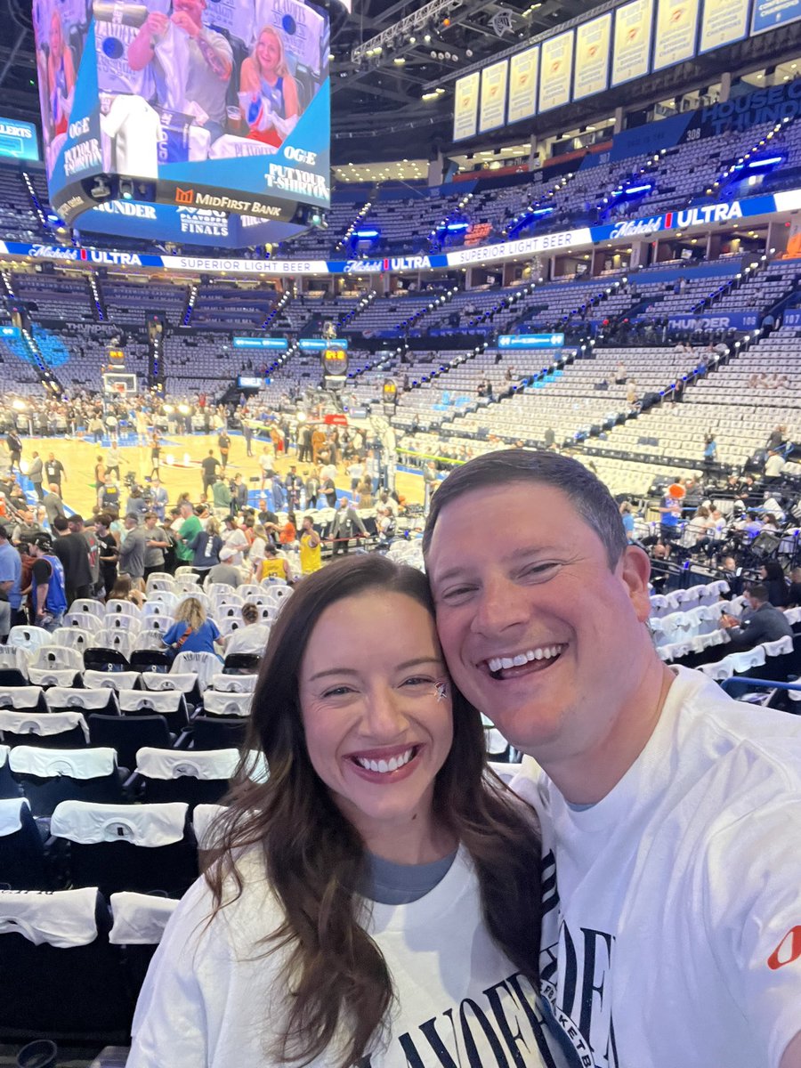 Homeboyok's tweet photo. @AndrewKSchlecht Thank you buddy! We love you guys. @mallymoinok #ThunderUp https://t.co/GiTiihf7gB