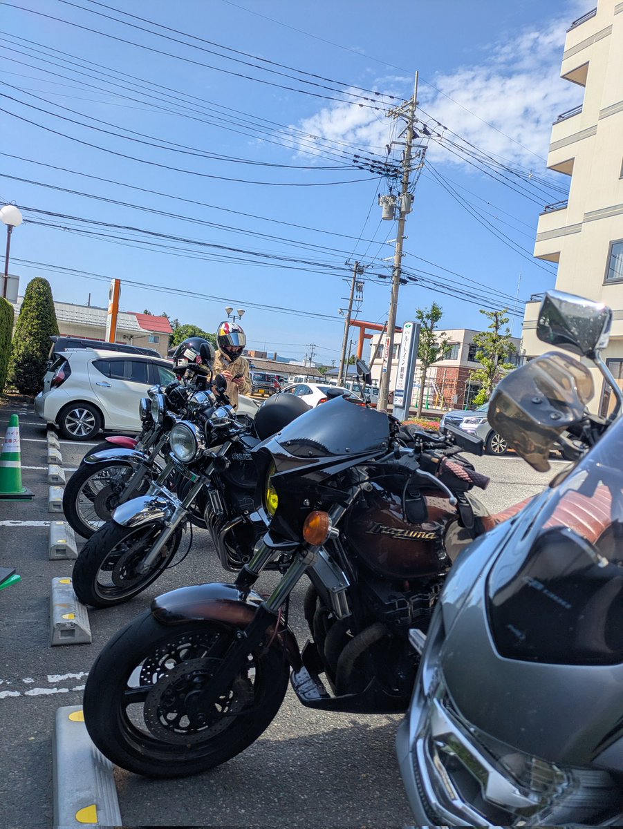 yushin8133's tweet photo. 見てよこの空✨️日頃のなんちゃらやね〜🤩
２日目スタート‼️ https://t.co/DEUzAIevg0