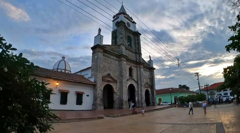 ColCathAes's tweet photo. Catedral Nuestra Señora del Rosario in Honda, Tolima.

Standing as the concathedral of the Diocese of Honda-Tolima. It retains a Colonial architecture and as one of the most beautiful churches in Tolima. https://t.co/0iGskmKadj