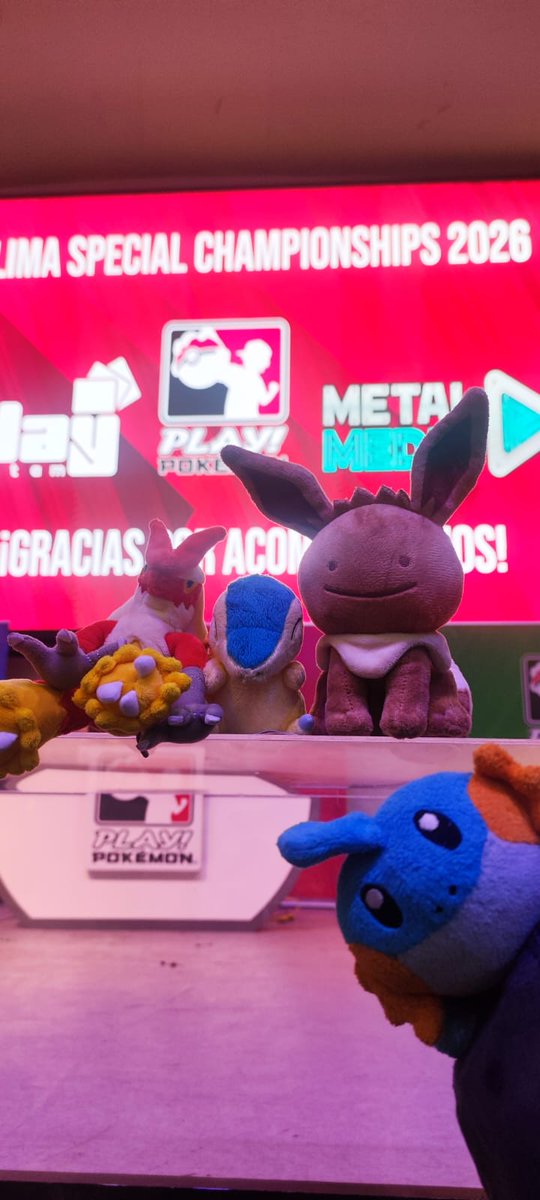 JesterTCG_'s tweet photo. Ya más descansado, muy contento de haber participado en mi primer Major event de Pokémon como juez en el Lima Special Event 2026. Estuve como Floor de masters ambos días del evento, rodeado de mucha gente con mucha experiencia de la que aprendí un montón.

Muchas gracias @playlatam_op por esta oportunidad. Gracias Manu por impulsarme siempre desde que entré al programa y especialmente también a Pino, mi coordinador, que me pusheo bastante en este evento y del cual aprendí mucho (no sé sus @, si no los mencionaría 😂).

Ojalá este sea el primero de muchos Major event 🫡