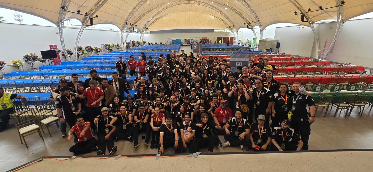 JesterTCG_'s tweet photo. Ya más descansado, muy contento de haber participado en mi primer Major event de Pokémon como juez en el Lima Special Event 2026. Estuve como Floor de masters ambos días del evento, rodeado de mucha gente con mucha experiencia de la que aprendí un montón.

Muchas gracias @playlatam_op por esta oportunidad. Gracias Manu por impulsarme siempre desde que entré al programa y especialmente también a Pino, mi coordinador, que me pusheo bastante en este evento y del cual aprendí mucho (no sé sus @, si no los mencionaría 😂).

Ojalá este sea el primero de muchos Major event 🫡