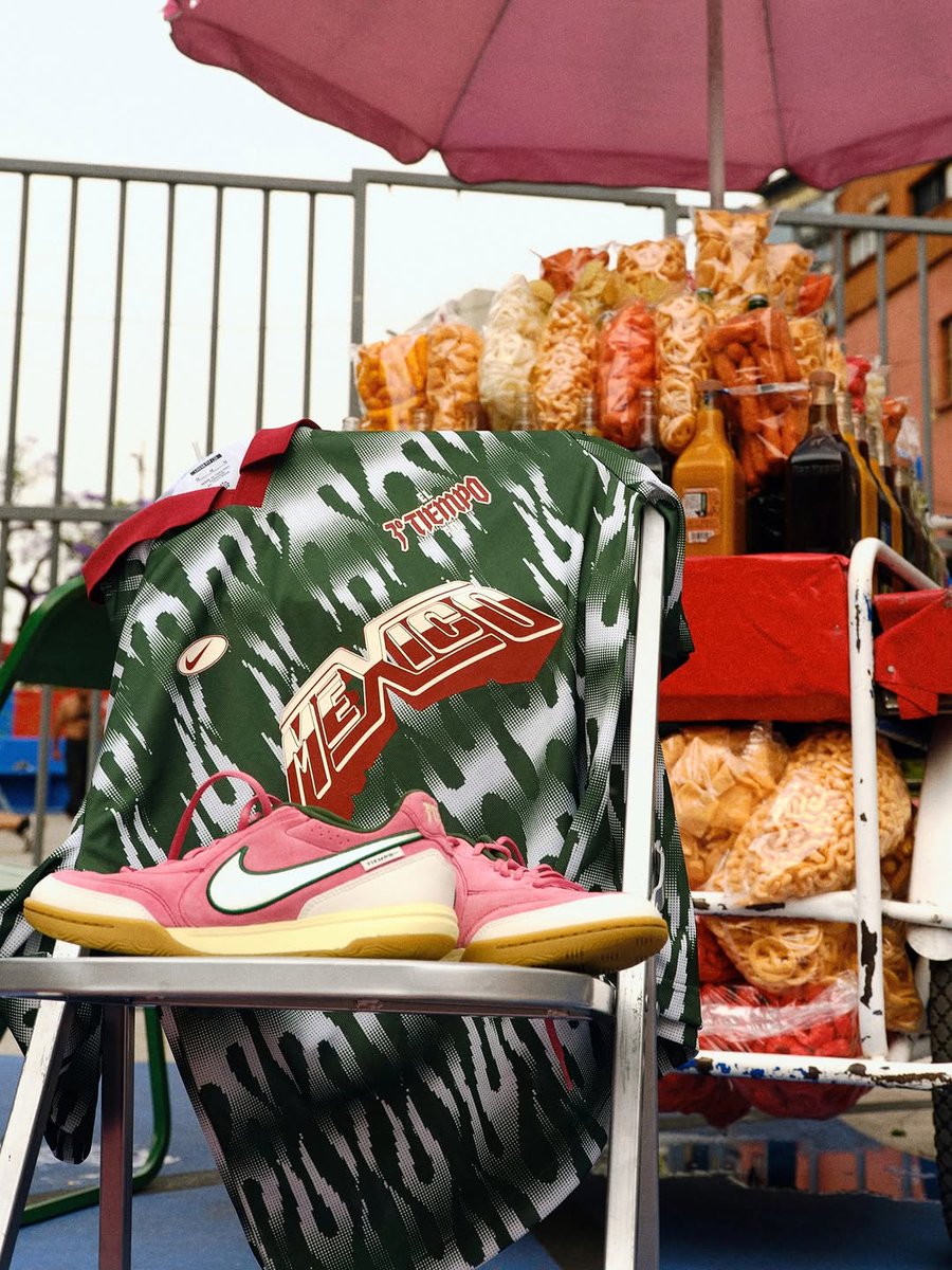 JustFreshKicks tweet media
