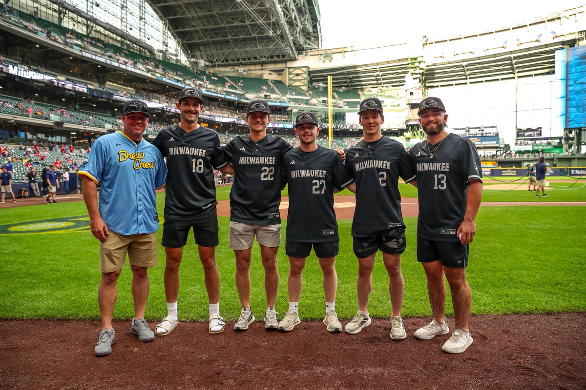 MKE_Baseball's tweet photo. Thanks @Brewers for the recognition tonight and having the Horizon League Championship MVP Joey Spence throw out the first pitch ⚾️

#MKEBaseball | #ForTheMKE https://t.co/kVqlhmnvIj
