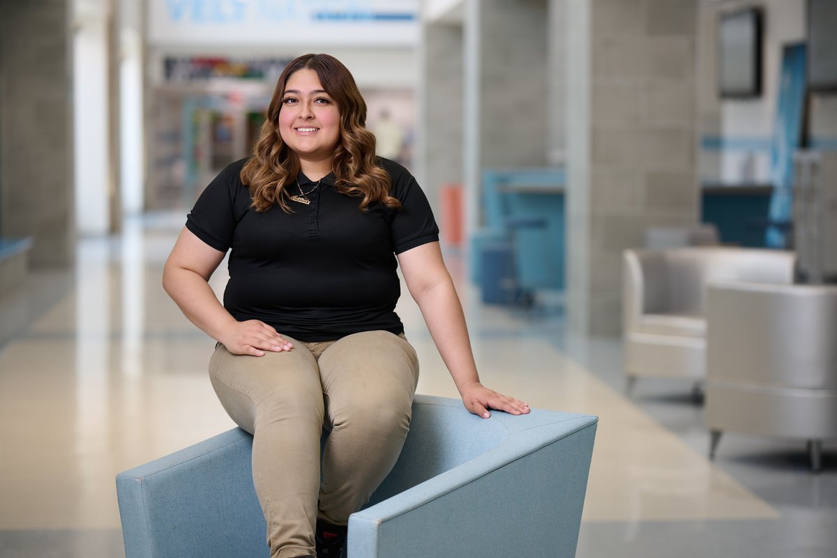 dallasschools's tweet photo. 🌟🎓Lasting Legacy: Franklin D. Roosevelt senior Kass S. is heading to @LSU to study construction management.

Discover how she plans to use what she learns to help lead her family’s business.

https://t.co/mvgglfZw1I https://t.co/54aNUH2bgE