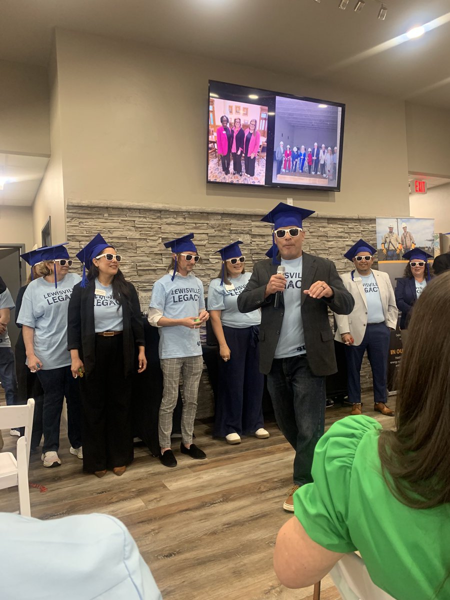LISDSchoolsTeam's tweet photo. Proud of Lewisville Chamber Leadership Class 40 and our own @LewisvilleISD Dr. Alexis Miller! What a fun celebration and a great way to meet community members 🌟 https://t.co/FeaOT0GPP9