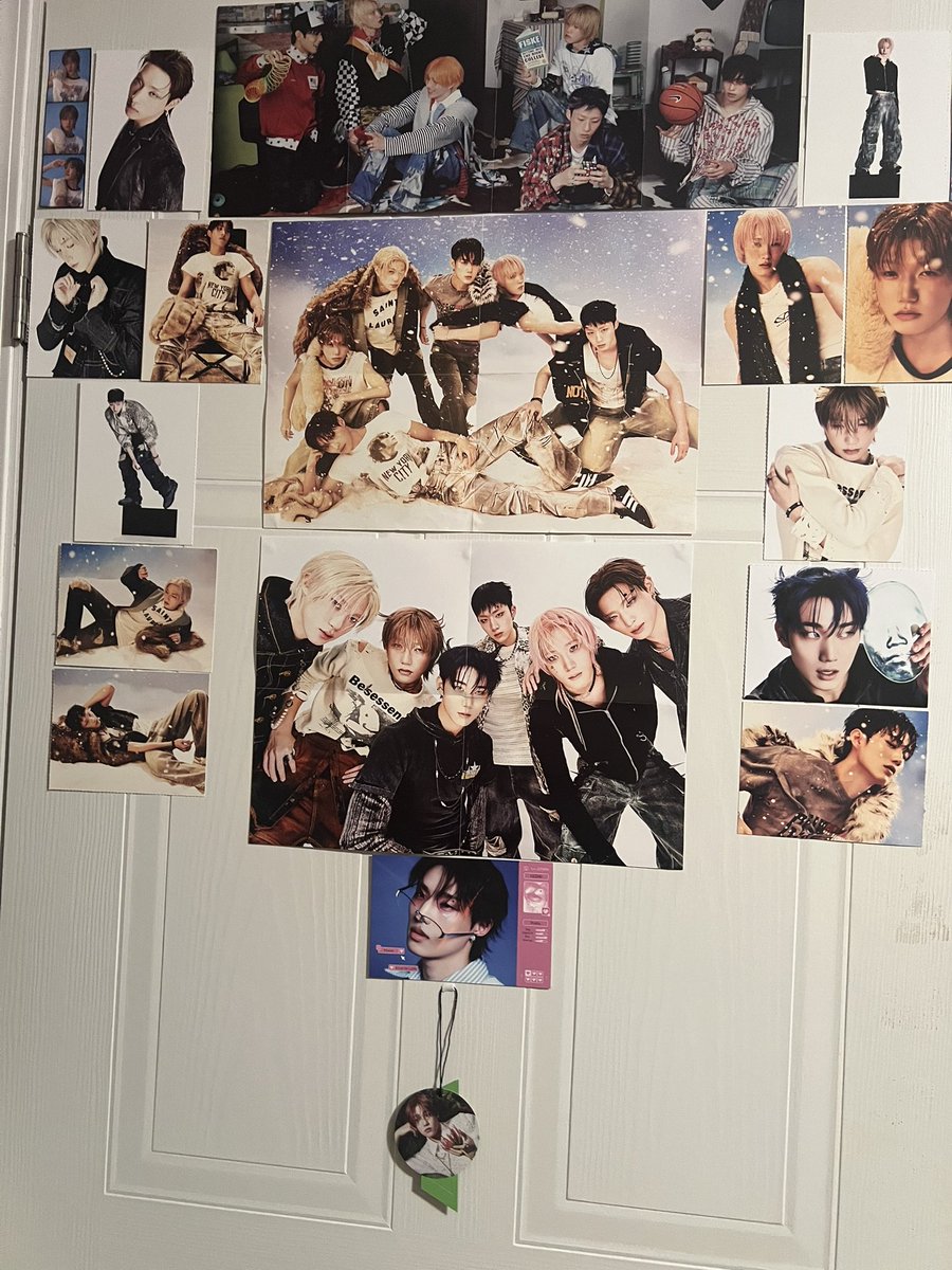 blueberrybluebb's tweet photo. Also, poster set up https://t.co/gcvuZPbraM
