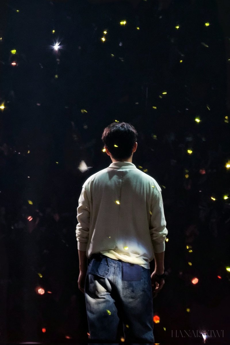 kkflowe_dks's tweet photo. butterfly with kyungsoo https://t.co/3637Hogam8