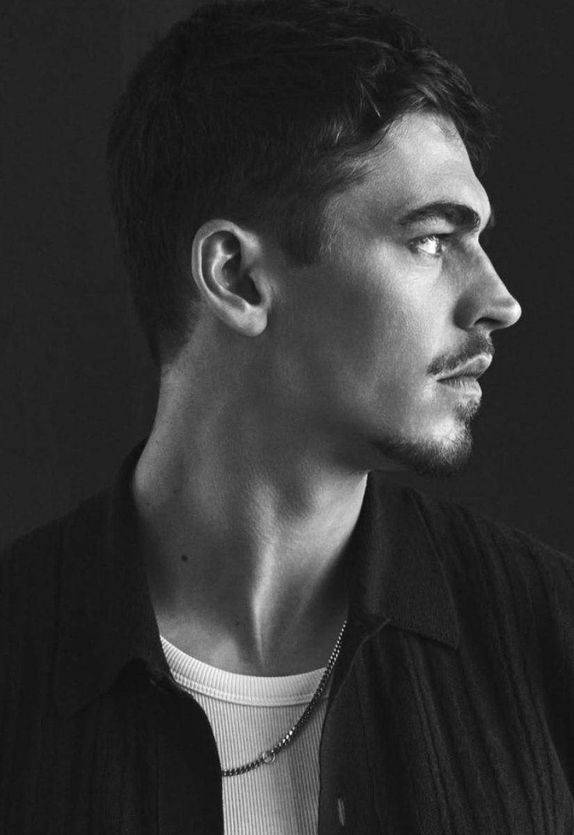 HeroRobfc's tweet photo. Insane side profile my god https://t.co/5o4pNHRB9l
