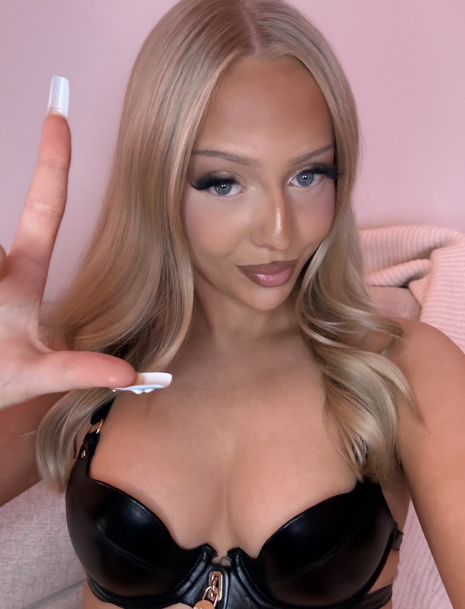 send2natalie's tweet photo. Ngl im thinking of getting hair extensions, so whos gonna found those 990 dollars for it? https://t.co/WlXuPhHb1V