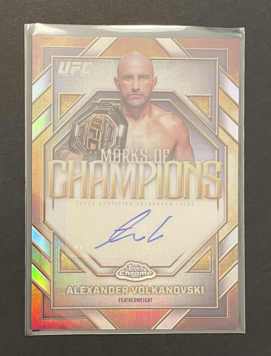 ScrtCrdDlr's tweet photo. @TheShop_CC @84baseballcards Volkanovski Mark of Champions Reractor $65
Jon Bones Jones $150 https://t.co/kzPtTharSD