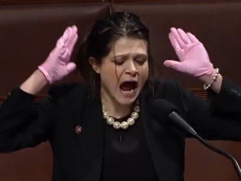 shoesonplease's tweet photo. Our accent sucks but most of us don’t top it off with pink latex gloves, spacesuits, or Bieber hats: https://t.co/5JSoVgOFim
