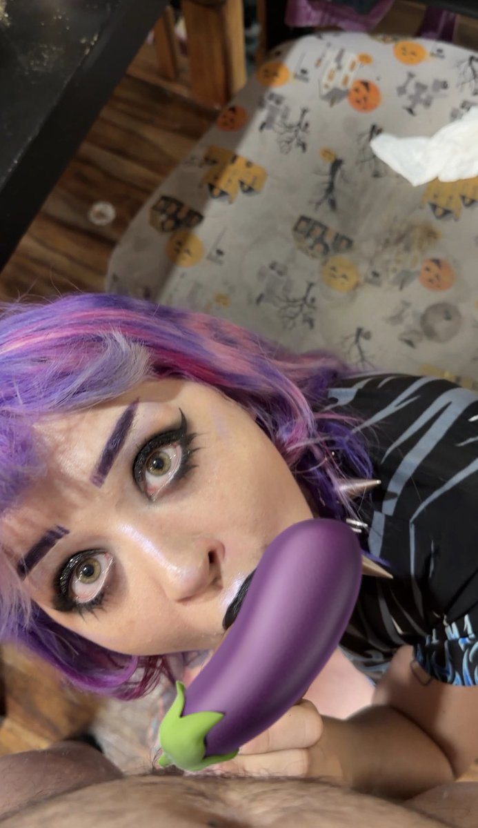 Tdot901's tweet photo. RT @MiniTruckMommy: 70 RT &amp; ILL POST THE UNSENSORED PIC
🦇🫪 https://t.co/hoH1clv9Y5