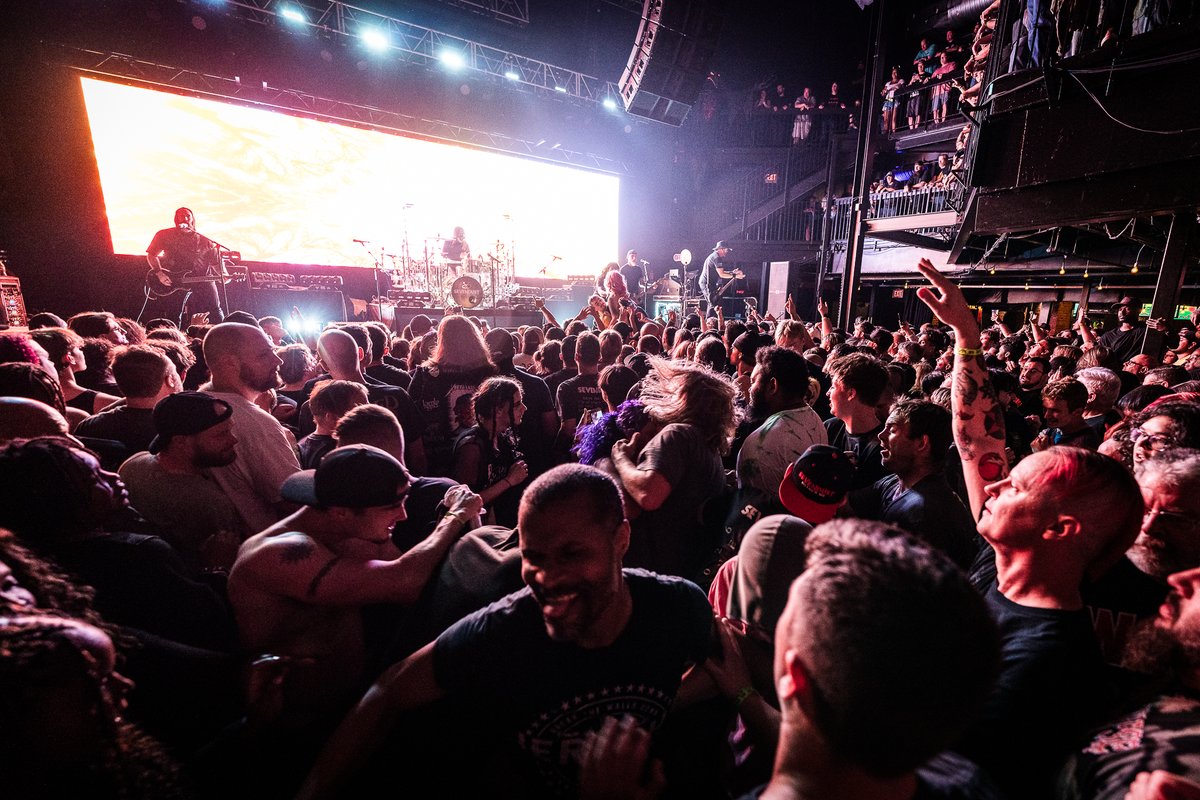 Sevendust's tweet photo. Come hang with @TheoryMusic and ourselves this summer on the Dead Seven Tour!

Get your tickets and VIP experiences here: https://t.co/hOwD1ona6E

Photo: @jakerabinphotography https://t.co/FCxXuH6cQt