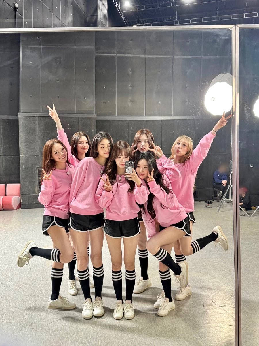 licindy0616's tweet photo. Looking for global fans attending the I.O.I Seoul Concert on the final day (May 31st) to shoot a 'Setlog' together! 🎬✨

📍Showing your face is completely optional (Face/No-face welcome!).

Link : https://t.co/bZV0BGrzxp￼ https://t.co/2r47412KKb