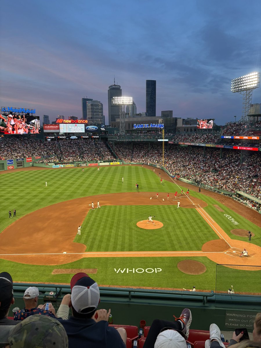 DaWang16's tweet photo. At the Red Sox game https://t.co/1e8HNhXsCf