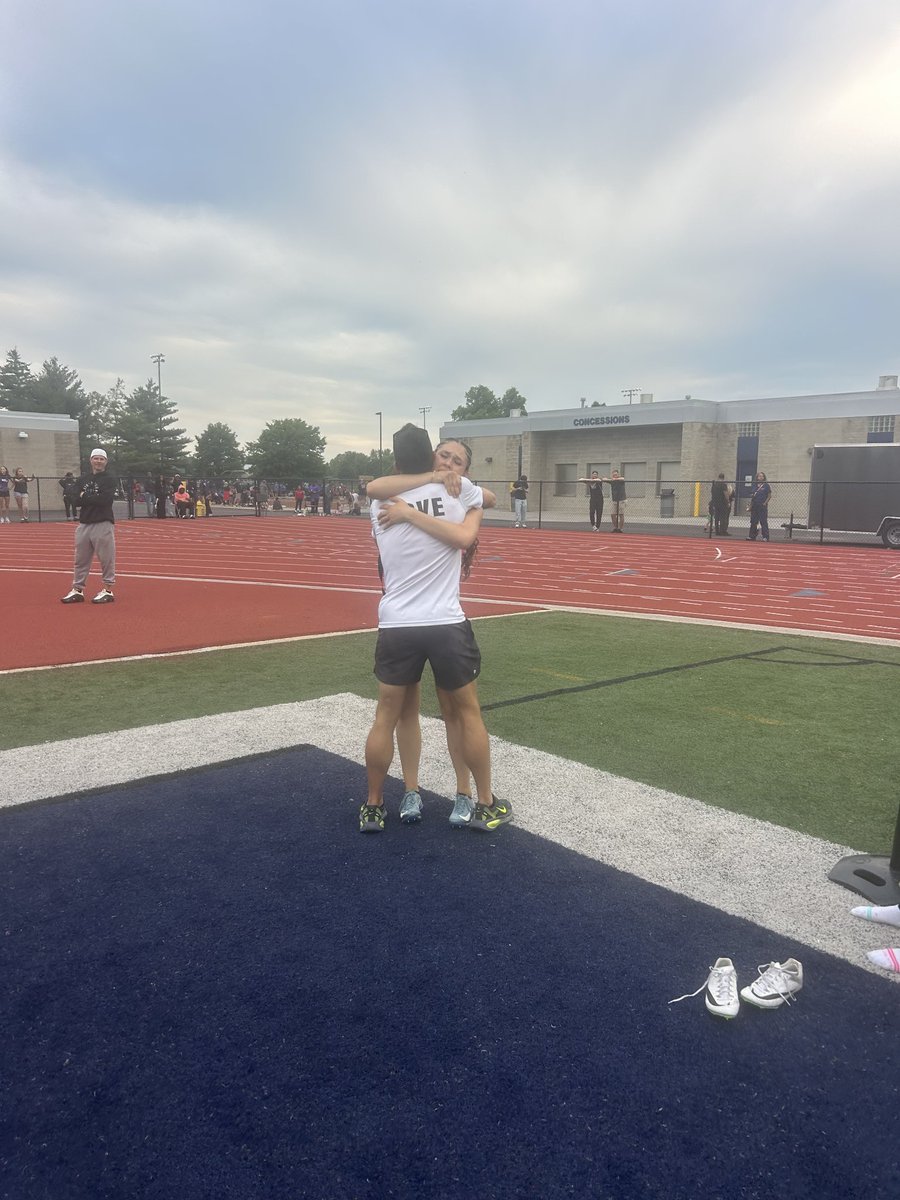 SHSTFXC's tweet photo. 🚨🚨STATE BOUND &amp; NEW 300H SCHOOL RECORD🚨🚨
45.57, 2nd place at Regionals!
Congratulations, Sonora! We are SO proud of you!! https://t.co/GAPNigckRT