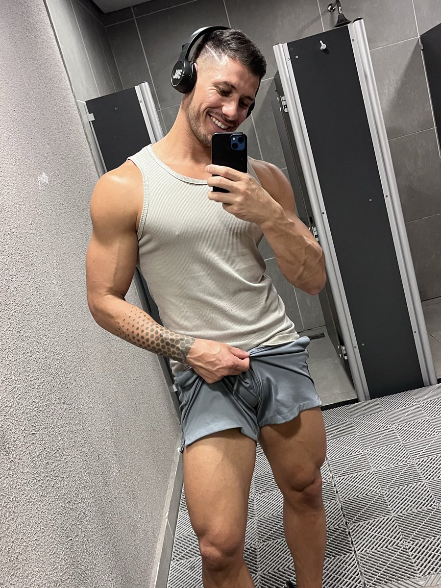 thialvesa's tweet photo. Treinin de hoje perninha https://t.co/7zDqog1zu9