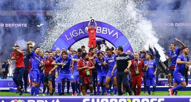 Asekkuroo's tweet photo. Mayo es de Cruz Azul. https://t.co/vejBqTBP5c