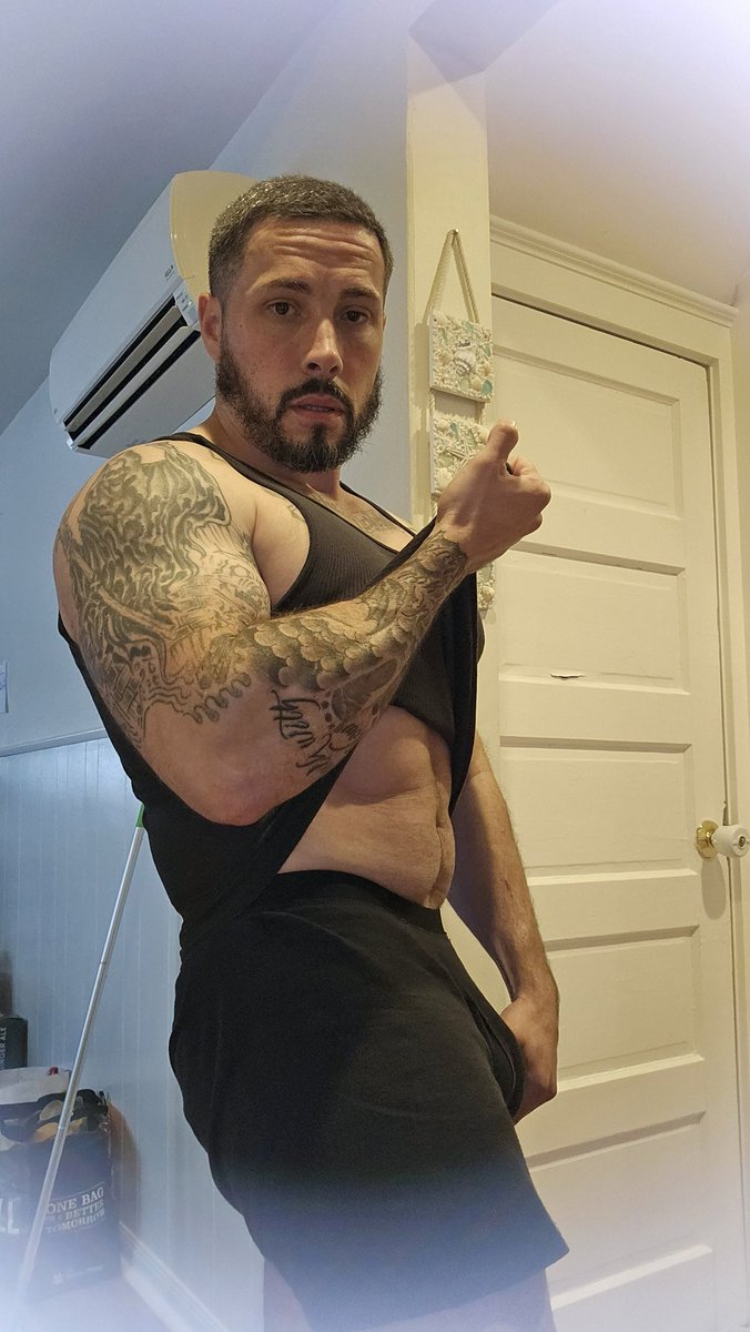 Screampapi420's tweet photo. Post gym check https://t.co/DxTXM2jBc2