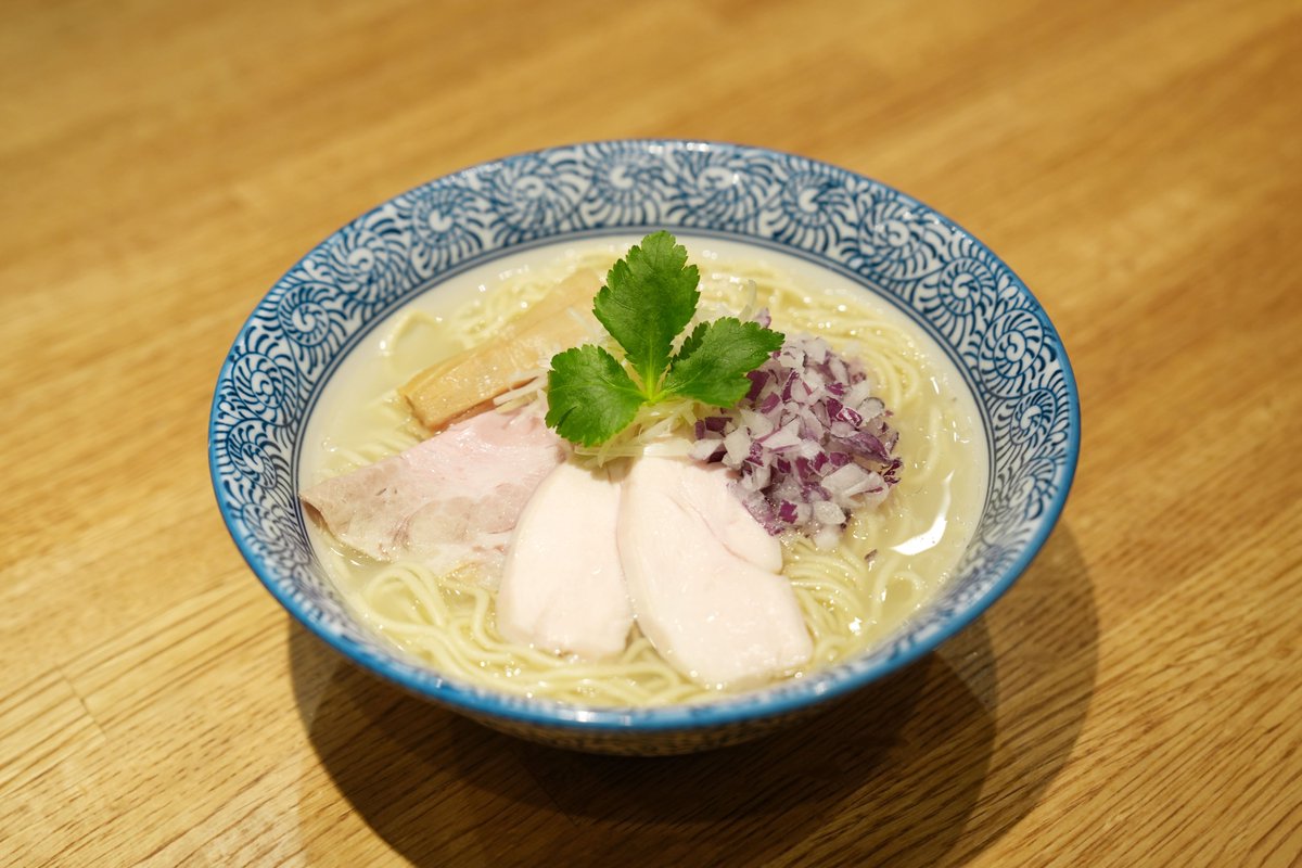 takamatu_mensho's tweet photo. ／
好評販売中✨
＼

＝＝＝＝＝＝＝＝＝＝＝＝＝＝
本店・四条店・BiVi二条店限定
＝＝＝＝＝＝＝＝＝＝＝＝＝＝

  🌸限定らぁ麺🌸
🐚 貝だしらぁ麺 🍜

貝の旨みを凝縮した、澄み渡る一杯。

是非ご堪能ください✨ https://t.co/FdbOGC8uEi