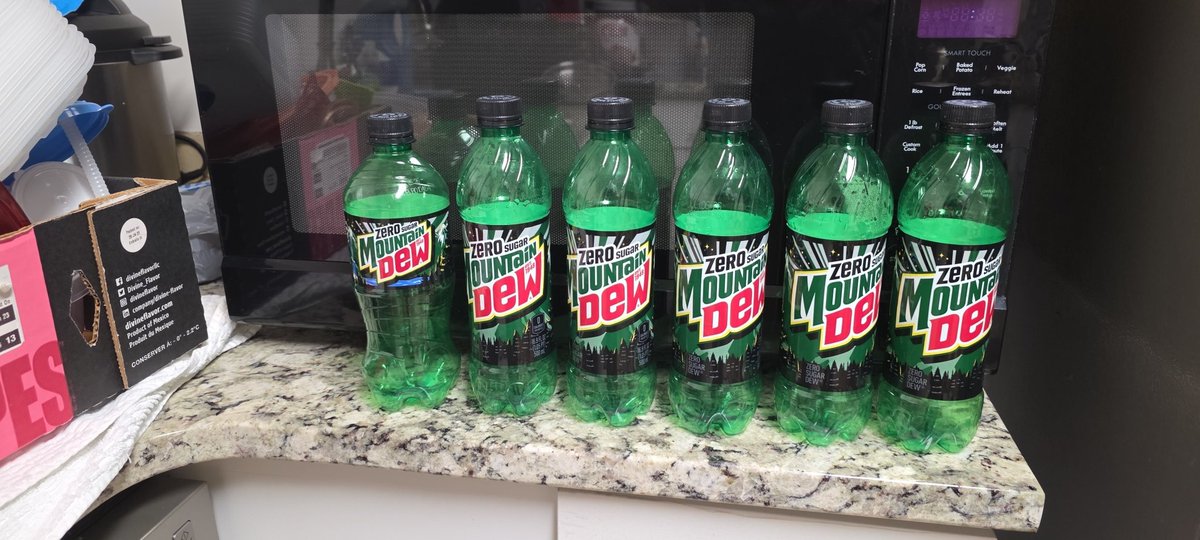 Larrydhart's tweet photo. @MountainDew My daily dose of Dew https://t.co/9EScVahGyq