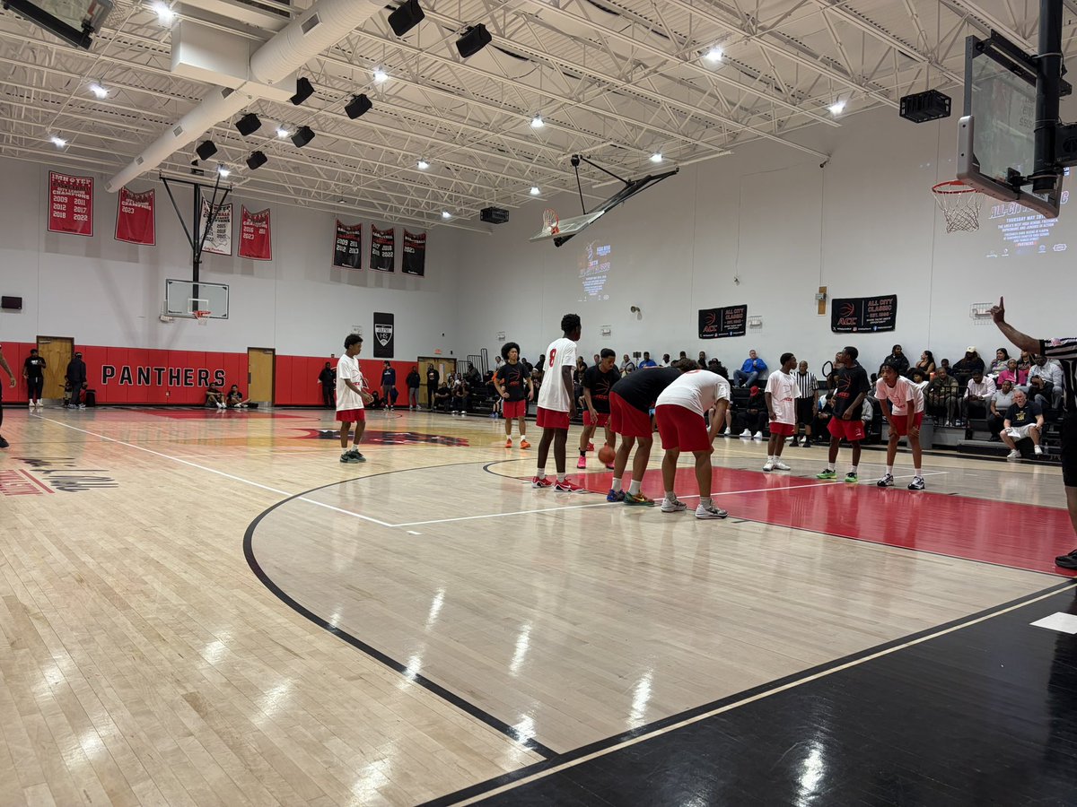 ARosenfeldHoops's tweet photo. 📍Champ Street

@PhillyUSABBall Junior All-City Classic https://t.co/ObC84Z7abl